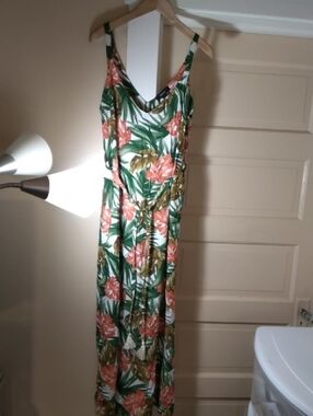 Forever 21 Green & Coral Tropical Maxi Dress